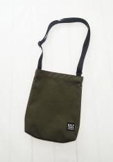 HALF TRACK PRODUCTS(ハーフトラックプロダクツ) WEEKLY / サコッシュ カラー:オリーブ