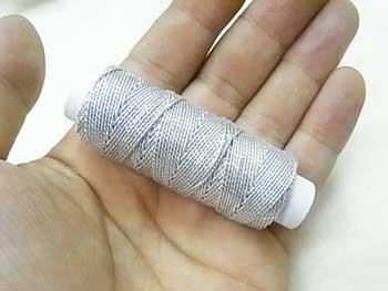 金天馬 ゴムカタン糸 銀色 ゴムシャーリングやニットの伸び止めに