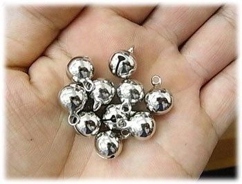 手芸用鈴 シルバー（S） 直径約10ミリ