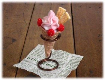 ロイヤルフェルト手芸　スイーツカフェキット　ソフトクリーム　イチゴ
