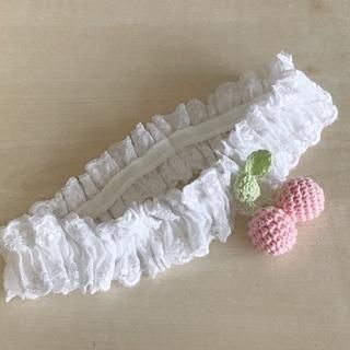 在庫処分 ベビーヘアバンド 手編みいちご ホワイト ハンドメイドのキッズ雑貨と新体操グッズのお店 Peace Piece