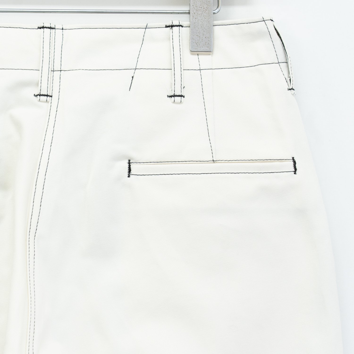 TUKI * Military Chinos * Milk