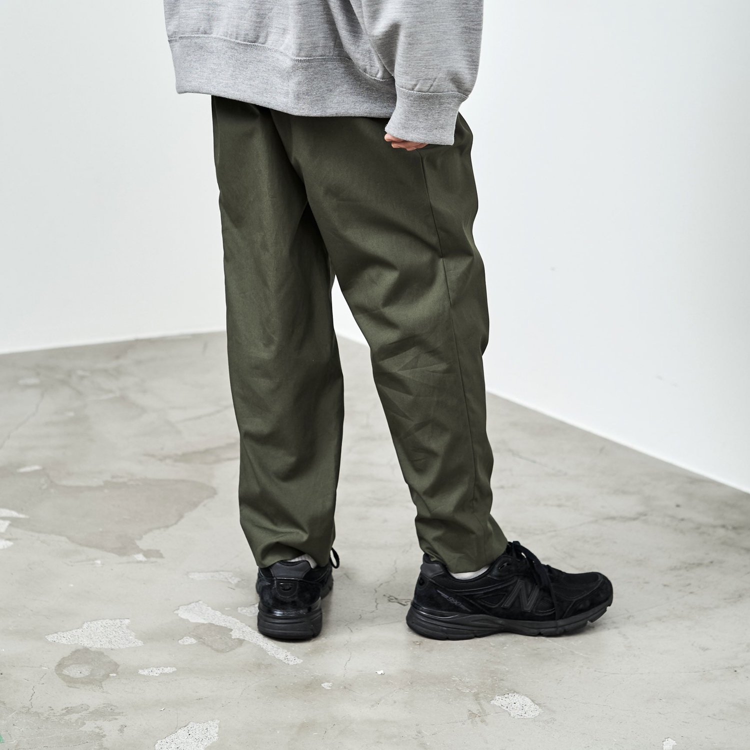 Graphpaper * Suvin Sharkskin Two Tuck Trousers(3色展開)