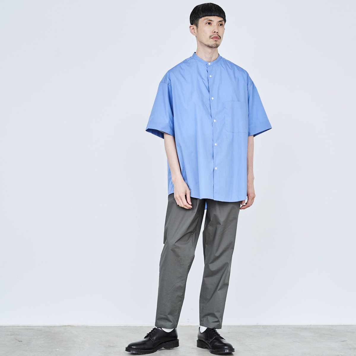 Broad S/S Oversized Band Collar Shirt | www.darquer.fr