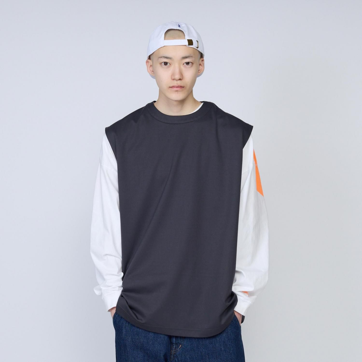 UNTRACE * _204 No Sleeve Vest(2Ÿ)