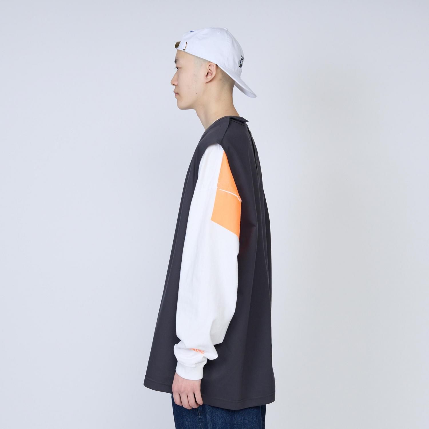 UNTRACE * _204 No Sleeve Vest(2Ÿ)