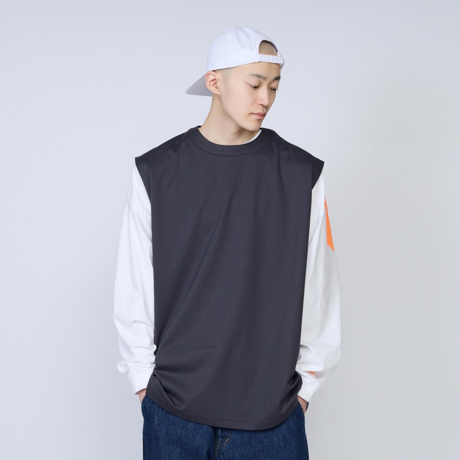 UNTRACE * _204 No Sleeve Vest(2Ÿ)