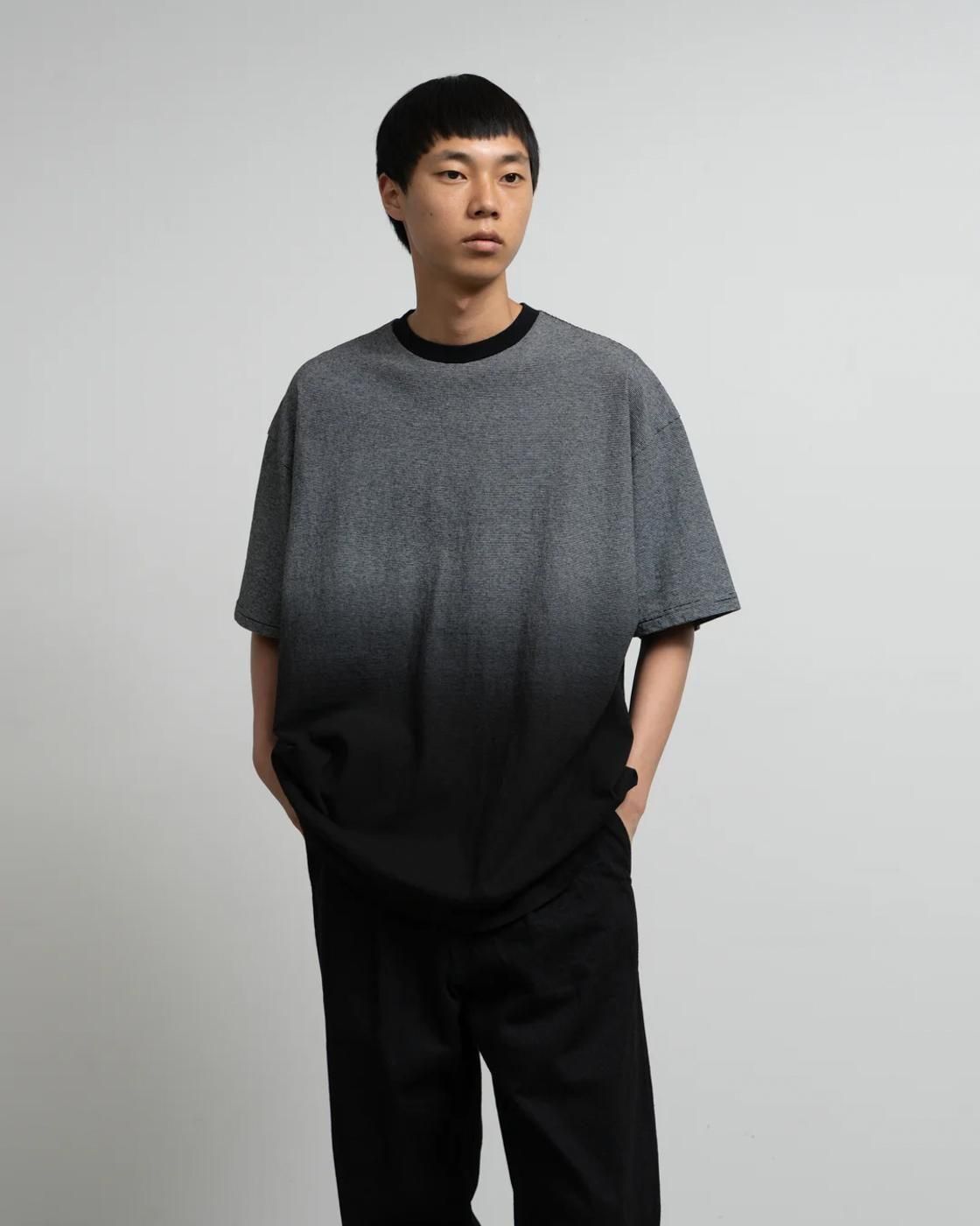 Graphpaper * GU253-70512 Gradient Border S/S Tee * Black