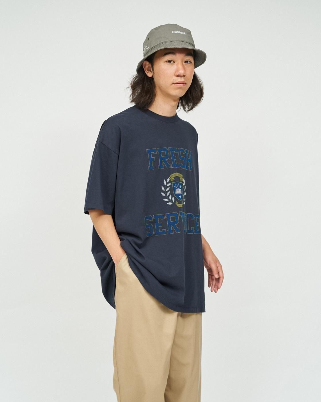 FreshService * FSC253-70013 CORPORATE PRINTED S/S TEE COLLEGE(4Ÿ)