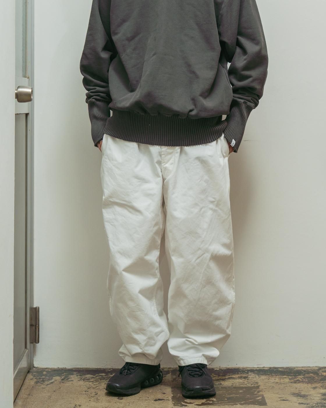 TUKI * 0189 Banana Legs G/D * White