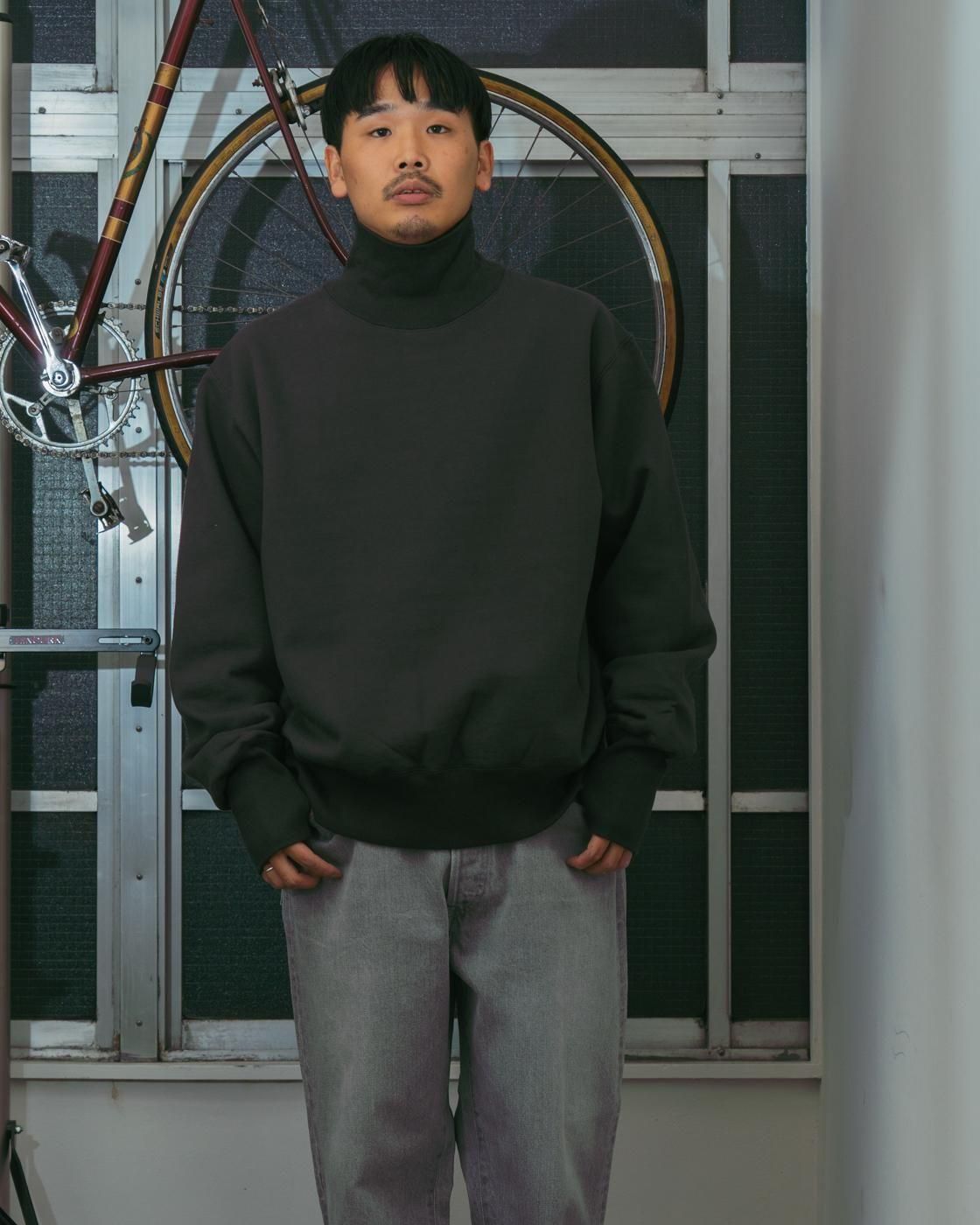 Unlikely * U25F-13-0004 Unlikely Simple Sweat Turtle Neck(2色展開)