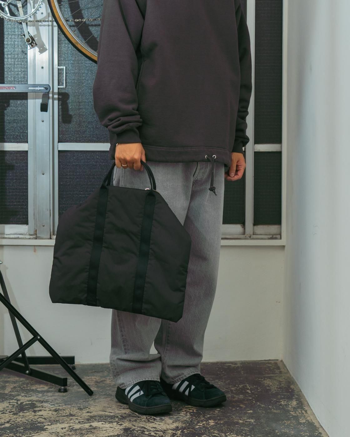 Unlikely * U25F-61-0001 Unlikely ”MIL” Helmet Bag Square(2色展開)