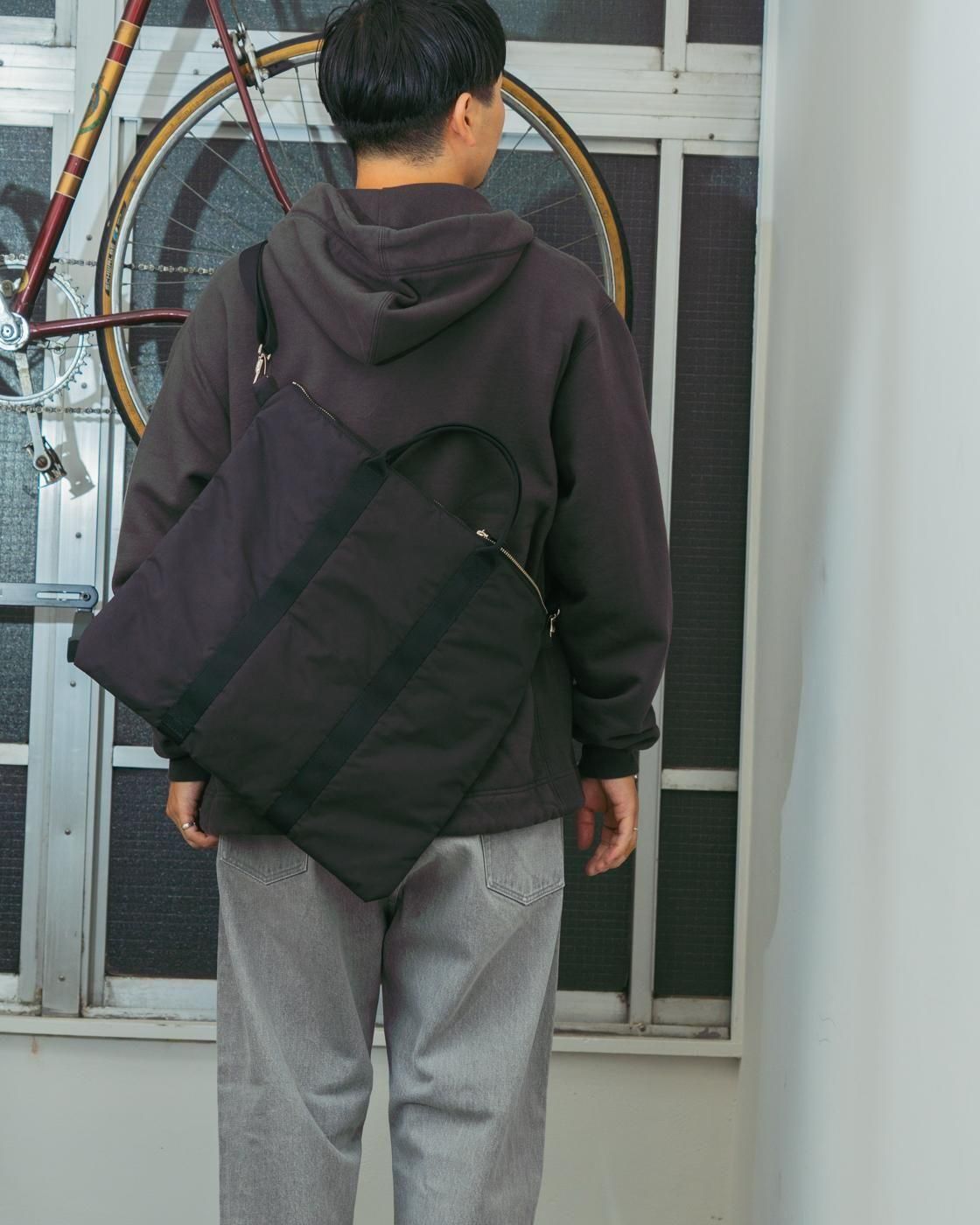 Unlikely * U25F-61-0001 Unlikely ”MIL” Helmet Bag Square(2色展開)