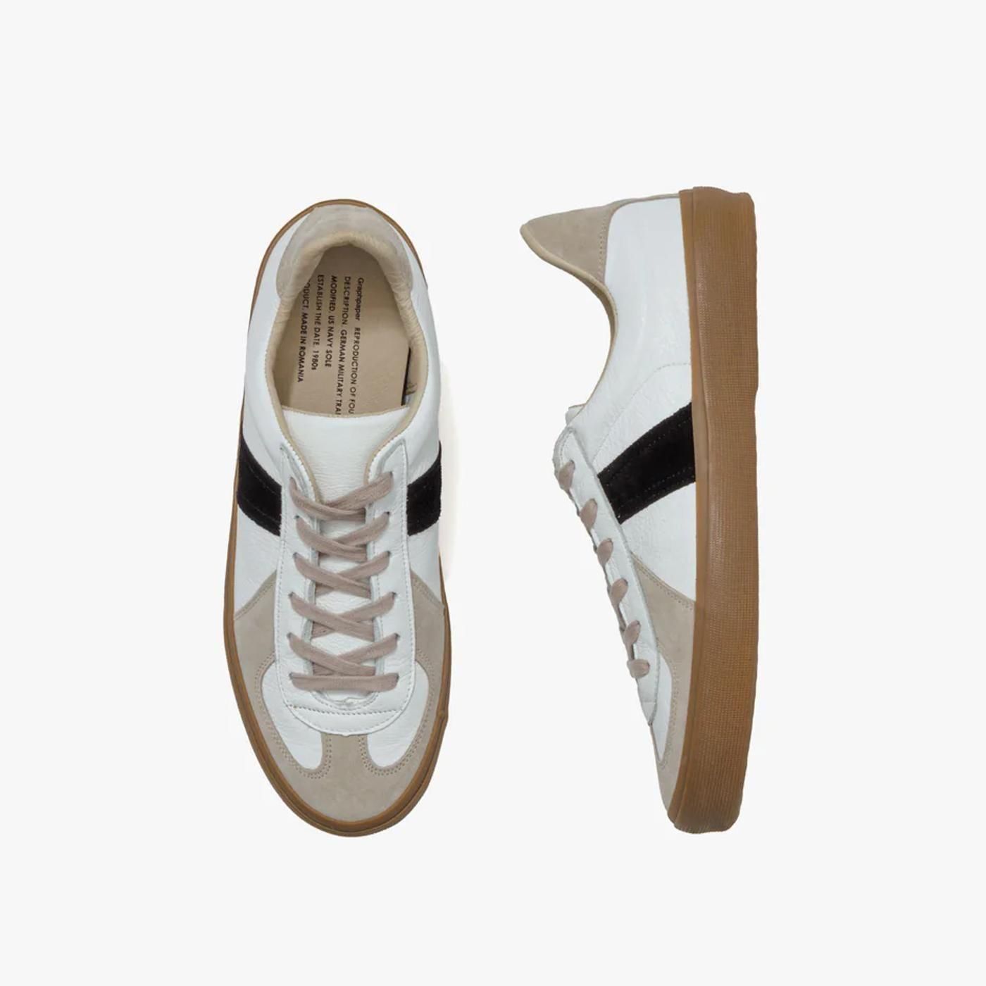 Graphpaper * GU253-90590 REPRODUCTION OF FOUND for GP GERMAN MILITARY TRAINER * White/Black