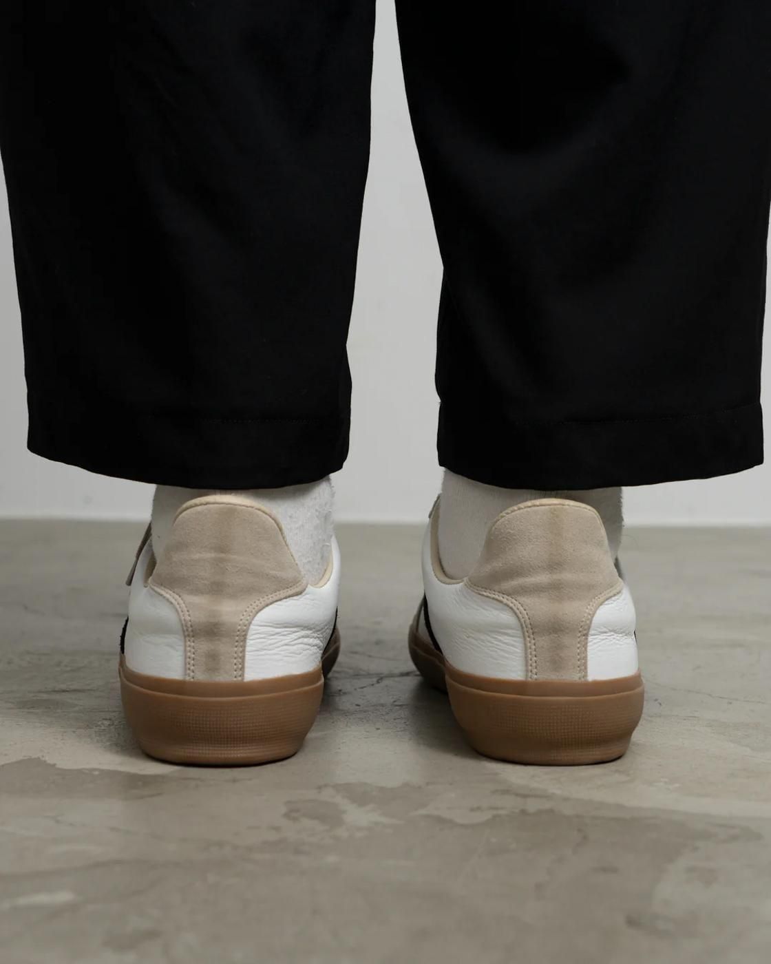 Graphpaper * GU253-90590 REPRODUCTION OF FOUND for GP GERMAN MILITARY TRAINER * White/Black