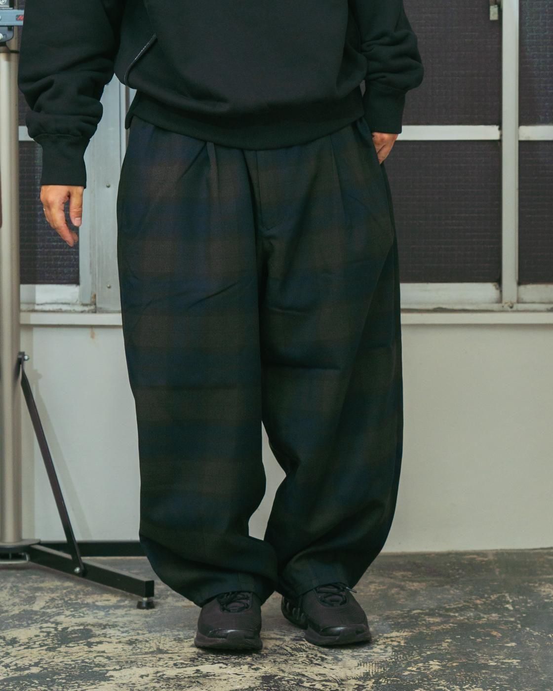 is-ness * TECH TWEED DARTS PANTS(2色展開)