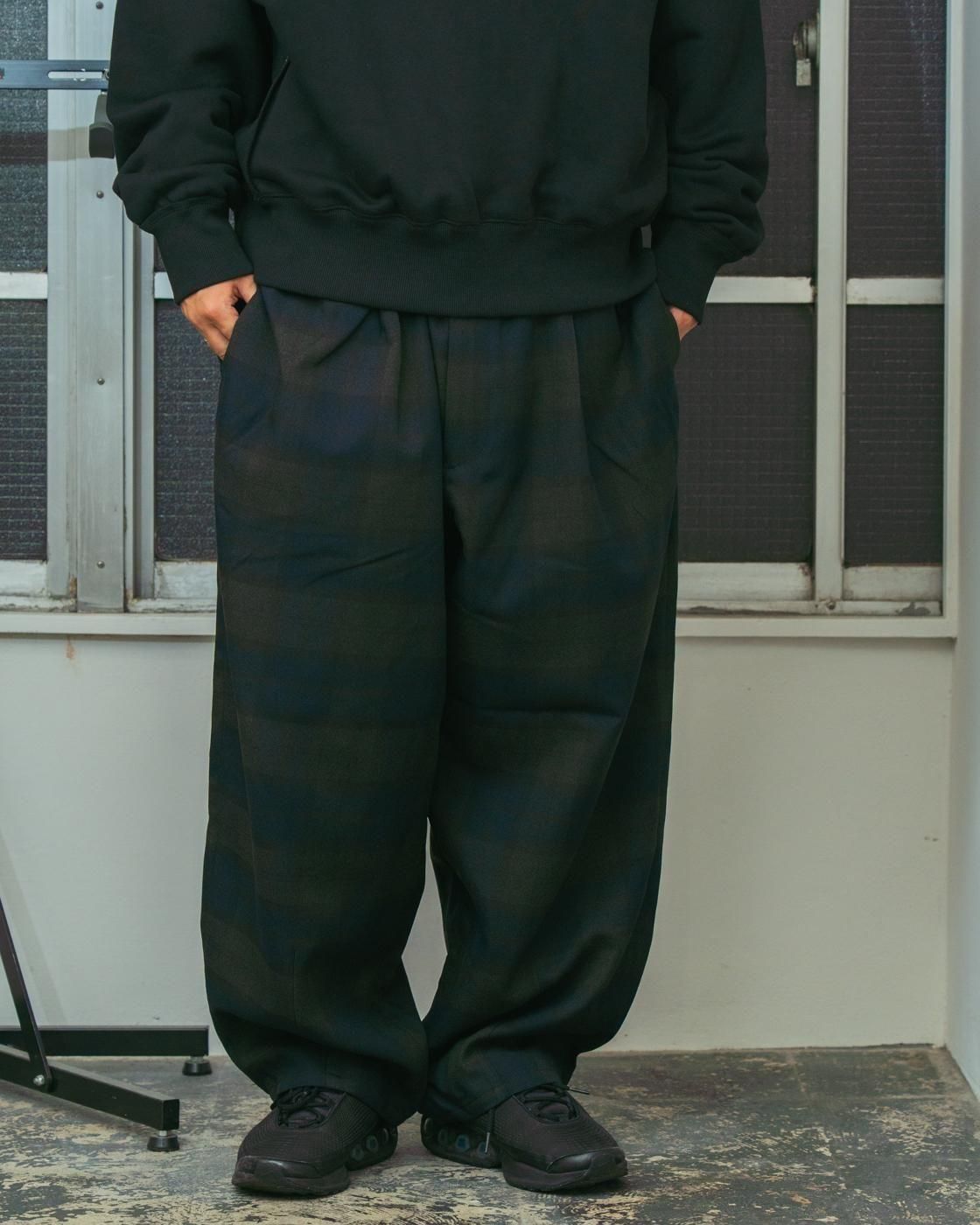 is-ness * TECH TWEED DARTS PANTS(2色展開)