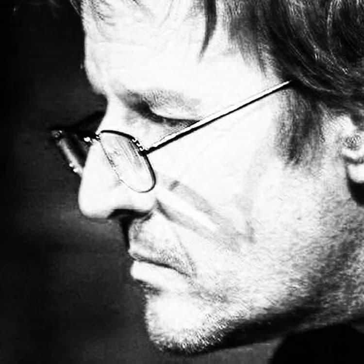 CARL MICHAEL VON HAUSSWOLFFアーティスト写真