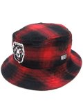 <img class='new_mark_img1' src='https://img.shop-pro.jp/img/new/icons8.gif' style='border:none;display:inline;margin:0px;padding:0px;width:auto;' />[MISHKA] PLAID DEATH ADDERS BUCKET HAT