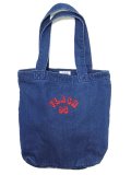 <img class='new_mark_img1' src='https://img.shop-pro.jp/img/new/icons8.gif' style='border:none;display:inline;margin:0px;padding:0px;width:auto;' />[FLASH POINT] FLASH 95 EMB DENIM TOTE BAG(IN)