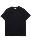 <img class='new_mark_img1' src='https://img.shop-pro.jp/img/new/icons8.gif' style='border:none;display:inline;margin:0px;padding:0px;width:auto;' />[FLASH POINT] NEW LOGO EMB Heavy Weight Pocket  Tee(BK/RE)