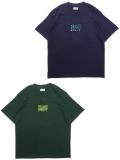 <img class='new_mark_img1' src='https://img.shop-pro.jp/img/new/icons8.gif' style='border:none;display:inline;margin:0px;padding:0px;width:auto;' />[FLASH POINT] THROW UP TWO LOGO Tee(NV/MG)