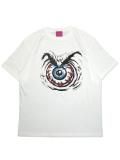 <img class='new_mark_img1' src='https://img.shop-pro.jp/img/new/icons8.gif' style='border:none;display:inline;margin:0px;padding:0px;width:auto;' />[MISHKA] LAMOUR EVIL EYE TEE