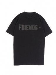 Vlone/FRIENDS BLACK FRIDAY SS TEE(BLACK)<img class='new_mark_img2' src='https://img.shop-pro.jp/img/new/icons55.gif' style='border:none;display:inline;margin:0px;padding:0px;width:auto;' />