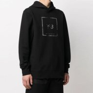 Y-3 U REFLECTIVE SQUARE LOGO HOODIE<img class='new_mark_img2' src='https://img.shop-pro.jp/img/new/icons24.gif' style='border:none;display:inline;margin:0px;padding:0px;width:auto;' />