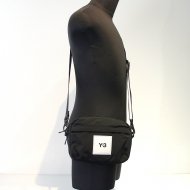 Y-3 SLING BAG<img class='new_mark_img2' src='https://img.shop-pro.jp/img/new/icons50.gif' style='border:none;display:inline;margin:0px;padding:0px;width:auto;' />