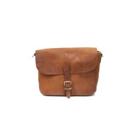 VASCO/LEATHER POSTMAN SHOULDER BAG-SMALL CAMEL<img class='new_mark_img2' src='https://img.shop-pro.jp/img/new/icons1.gif' style='border:none;display:inline;margin:0px;padding:0px;width:auto;' />