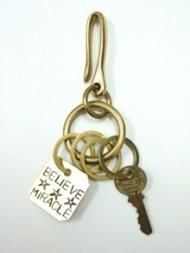 B.I.MIRACLENEWPRISON  BELIEVEMIRACLE  KEYHOLDER (small)