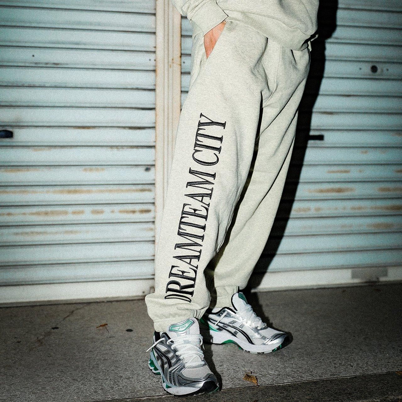 DREAMTEAM CITY 16oz Heavy Sweat Pants - DREAM TEAM ONLINE SHOP DREAMTEAM CITY 16oz Heavy Sweat Pants - DREAM TEAM ONLINE SHOP