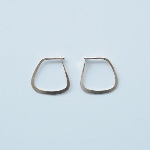 SOURCE Melissa Joy Manning/X-Small Trapezoid Hoops