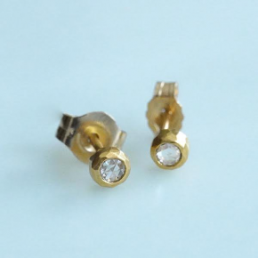 SOURCE / 2mm Rosecut Diamond Post Earrings