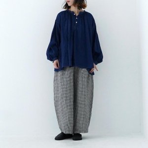 <img class='new_mark_img1' src='https://img.shop-pro.jp/img/new/icons56.gif' style='border:none;display:inline;margin:0px;padding:0px;width:auto;' />SP (ڡ) / INDIGO LINEN BLOUSE