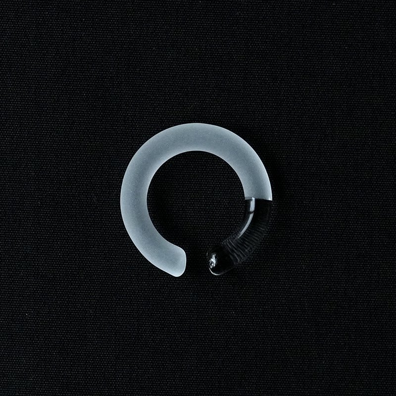 SIRISIRI / HOTOLI Ear Cuff Round Clear