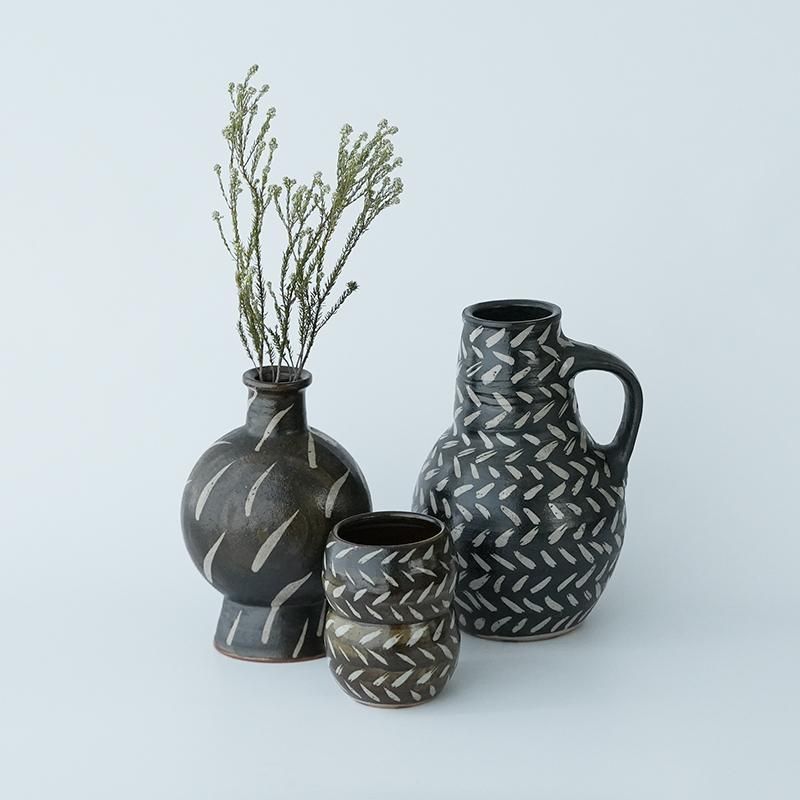 山根窯（鳥取）／鐵砂花瓶