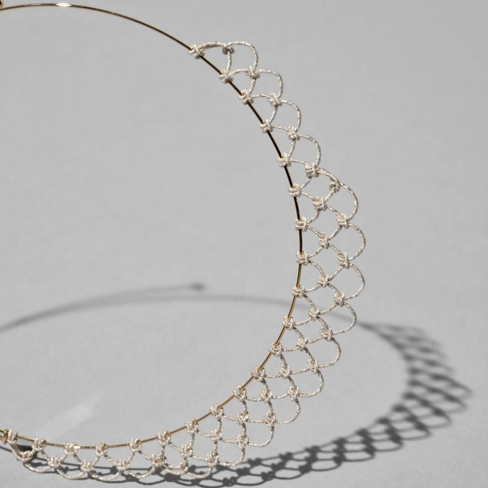 ラタン製 ボディ、アンティークショップでレースの襟やアクセサリーを飾っていました ラタン製 ボディ、アンティークショップでレースの襟や