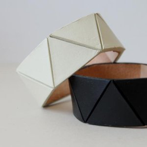 TRIANGLE CUFFone color/Lauren_Manoogian