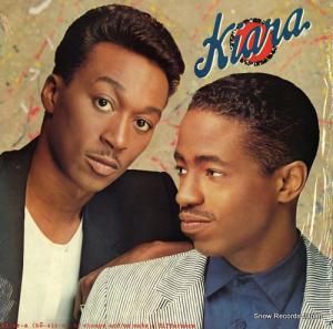 キアラ to change and / or make adifference AL-8533