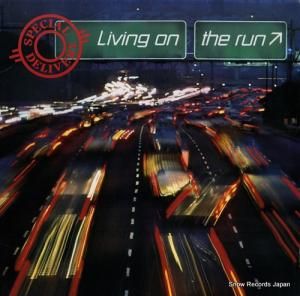 ڥ롦ǥ꡼ living on the run MM-102AE