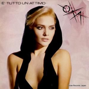 ʡ e'tutto un at timo CBS26884