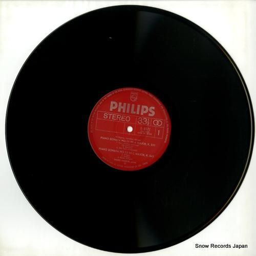 イングリット・ヘブラー - モ