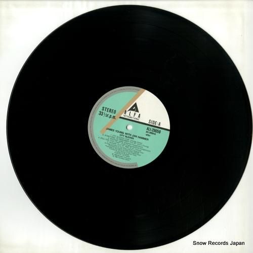 ジェイムズ・ヤング・ウィズ・ヤ