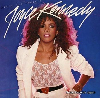 ジョイス・ケネディー look