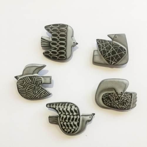 <img class='new_mark_img1' src='https://img.shop-pro.jp/img/new/icons52.gif' style='border:none;display:inline;margin:0px;padding:0px;width:auto;' />BIRDS' WORDSBIRD TILE BROOCH <WHITE/BLACK>β