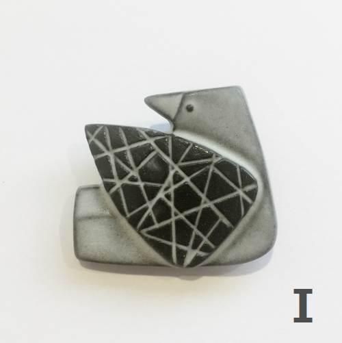 BIRDS' WORDSBIRD TILE BROOCH <WHITE/BLACK>β
