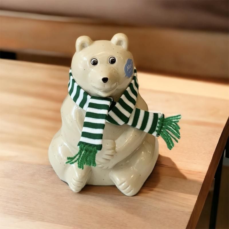 2023年限定マフラー付きPolar Bear Money box(シロクマ貯金箱 2023年限定マフラー付きPolar Bear Money box(シロクマ貯金箱