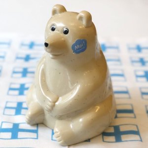 Polar Bear Money box（シロクマ貯金箱）【2022年限定イエローマフラー付き】